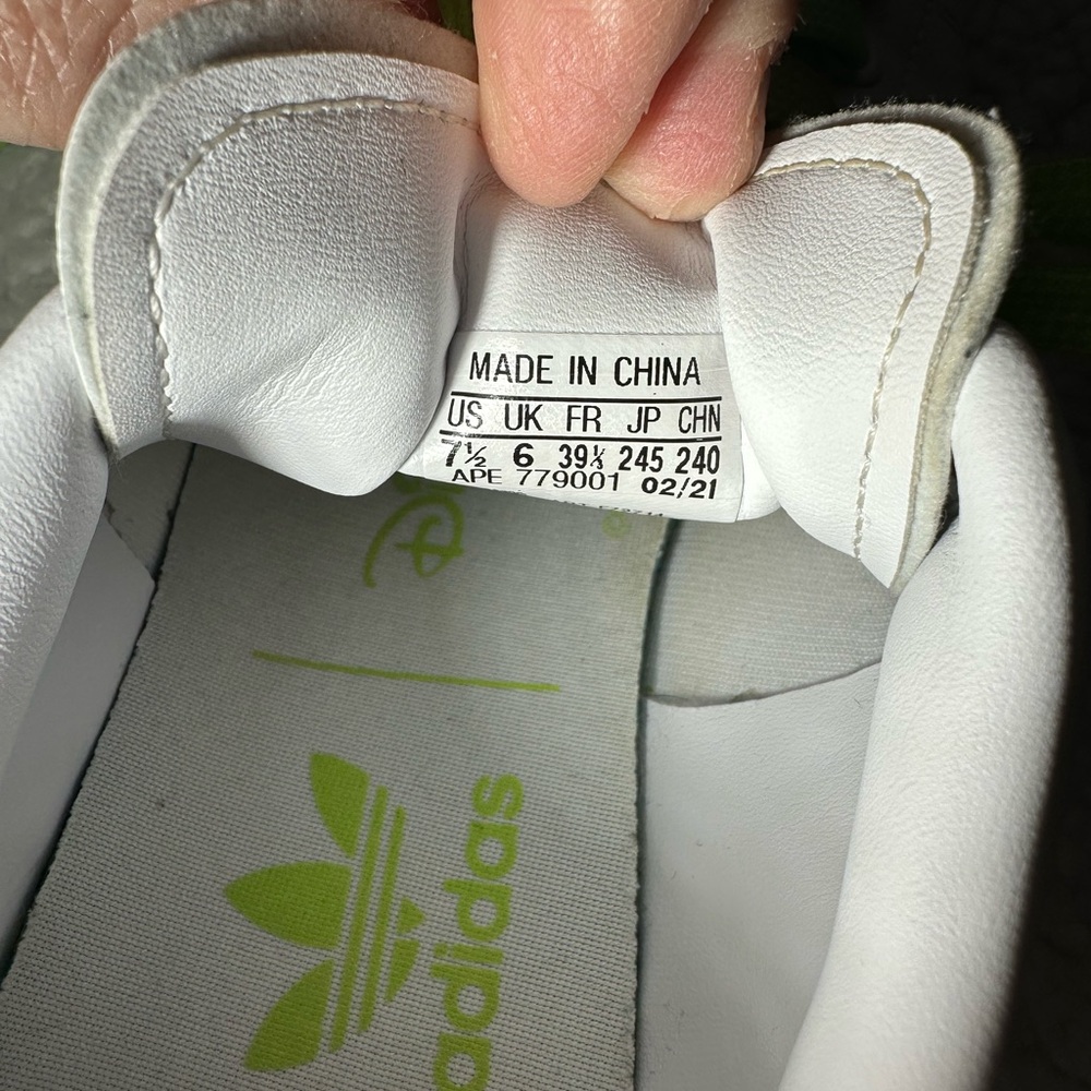 adidas x Disney Tinkerbell Women's Sneakers with Green, Yellow & Light Blue Lace - Picture 4 of 10